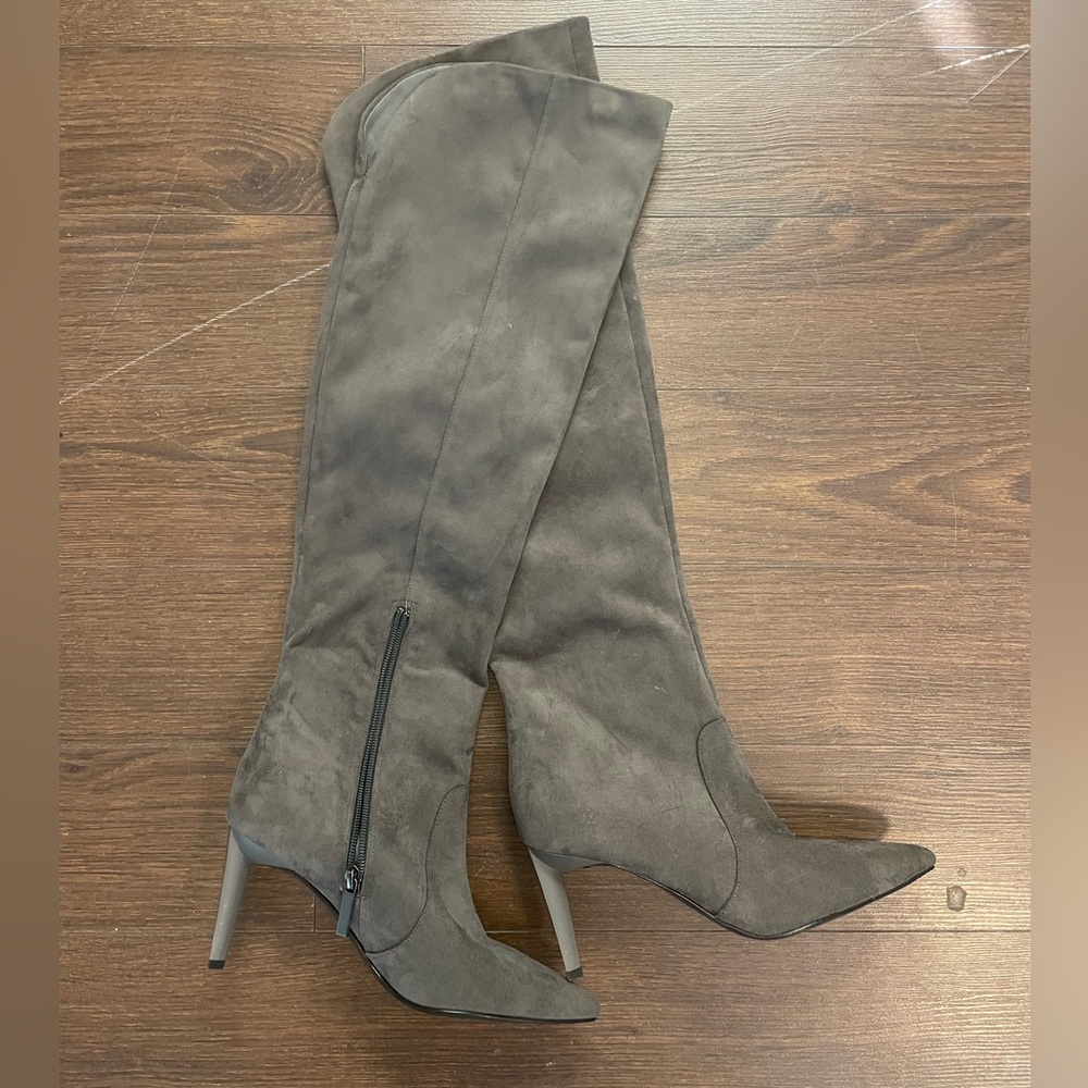 Kendall & Kylie Over the knee suede boots